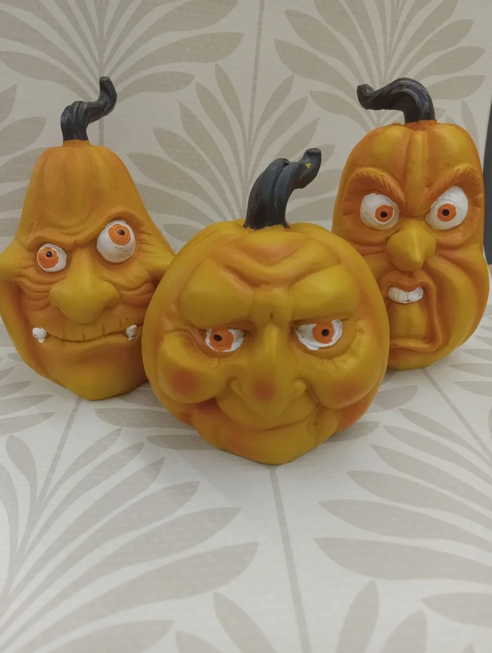 Seasonal Orange Pumpkin Face Décor Trio